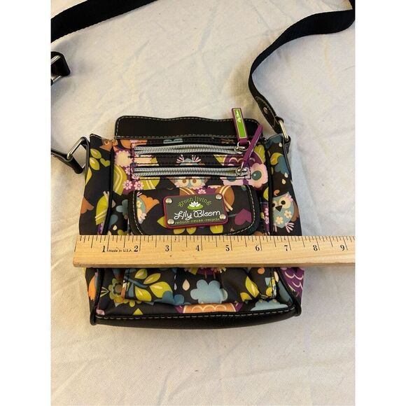 Lily bloom wallet crossbody green livings snaps Owls 8x8" with strap - Picture 6 of 9